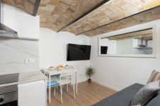 Ferienwohnung in Barcelona - Renovated 2 bedrooms flat in central Gracia