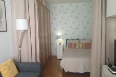 Ferienwohnung in Barcelona - Lightly, quiet & comfy studio close to Plaza Españ