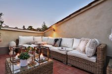 Ferienwohnung in Lucca - Unwind Yourself on a Panoramic Terrace inside Lucca