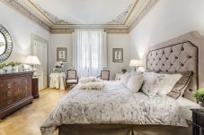 Ferienwohnung in Lucca - Homey Spacious 4 Bedrooms Flat in Lucca