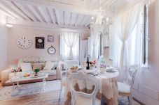 Ferienwohnung in Lucca - Convenient Home close to Train Station and Parking