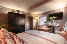 Ferienwohnung in Lucca - Palatial Suite: Luxurious Living Amidst Lucca’s Timeless Charm