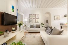 Ferienwohnung in Lucca - ORCHIDEA BIANCA a 2 Bedrooms 2 Bathrooms Understated Luxury with a Welcoming Ambience