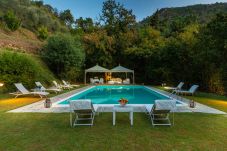 Villa in Santa Maria del giudice - Charming Tuscan Retreat with Private Pool and Views