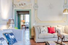 Ferienwohnung in Lucca - 8 Bedrooms Historical Masterpiece in the Heart of Lucca