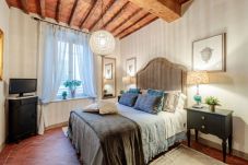 Ferienwohnung in Lucca - ASA KATHY: Smart and Convenient Luxury 2 Bedrooms Apartment inside the City Walls