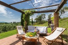 Villa in Capannori - Villa Lorena, a Family Vintage Home with Indoor Pool, Air Conditioning, Outdoor Pool, Fitness Room & Wifi