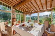 Villa in Capannori - Villa Lorena, a Family Vintage Home with Indoor Pool, Air Conditioning, Outdoor Pool, Fitness Room & Wifi