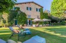 Villa in Camaiore - Luxury Farmhouse Retreat between Lucca and the Beach