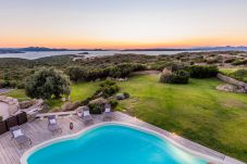 Villa in Capo Ferro - Villa Smeralda, Porto Cervo, Sardinia