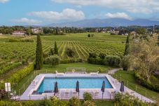 Villa in Monte San quirico - 3 Bedrooms Farmhouse with Shared Pool in the Fattoria Sardi Wine Resort in Lucca