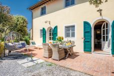 Ferienwohnung in Monte San quirico - Elisa Farmhouse Apartment in Wine Resort in Lucca