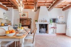 Ferienwohnung in Monte San quirico - Elisa Farmhouse Apartment in Wine Resort in Lucca