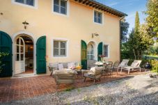 Ferienwohnung in Monte San quirico - Jacopo Farmhouse Apartment in Wine Resort in Lucca