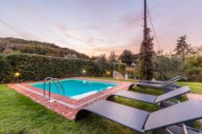 Villa in Chiatri - Rondini, Farmhouse with pool