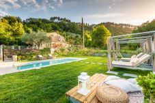 Villa in Capannori - Villa Ester, a Stylish Farmhouse with Pool on the Hills by Lucca