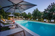 Ferienwohnung in San Gennaro - Casa Lucchese, a farmhouse apartment with pool on the hills of Lucca