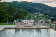 Villa in Pescaglia - Villa Grema, a Farmhouse with Private Infinity Pool between Lucca and the Beach