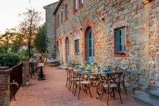 Villa in Lucca - Villa Alice, panoramic stone farmhouse to sleep 10 with pool in Lucca