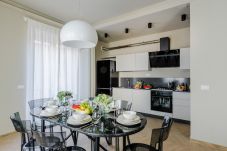 Ferienwohnung in Lucca - Luxury Modern Apartment with Elevator and Balcony inside the Walls of Lucca