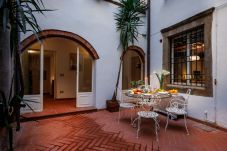 Ferienwohnung in Lucca - Casa Al Dipinto, an Apartment with Garden