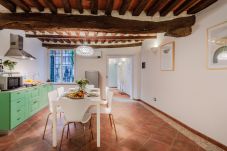 Ferienwohnung in Lucca - Casa Al Dipinto, an Apartment with Garden