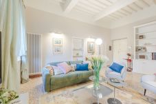 Ferienwohnung in Lucca - Elevate Your Living: Heritage Meets Modernity