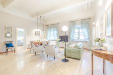 Ferienwohnung in Lucca - Elevate Your Living: Heritage Meets Modernity