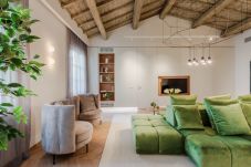 Ferienwohnung in Lucca - Casa Silvestro Modern Spacious 3 Bedrooms Luxury Apartment inside the Walls of Lucca