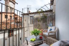 Ferienwohnung in Lucca - Panoramic Penthouse with Terrace, 2 bedrooms 2 bathrooms inside the Walls of Lucca