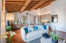 Ferienwohnung in Lucca - De Nobili Penthouse, Luxury Apartment with Elevator inside the Walls of Lucca