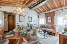 Ferienwohnung in Lucca - Dorina Penthouse 2 bedrooms 2 bathrooms inside the Lucca Walls