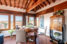 Ferienwohnung in Lucca - Panoramic penthouse with views and elevator in Lucca