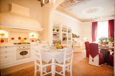 Appartement in Lucca - BEYOND THE EXTRAORDINARY Romantic Quiet Spacious Apartment Next to Guinigi Tower