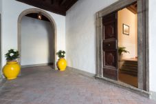 Appartement in Lucca - Opera Music in a Spacious Central Apartment Overlooking the Cathedral