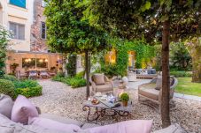 Appartement in Lucca - LA CASINA Luxury Apartment inside the Walls of Lucca with Garden, A/c, Wifi