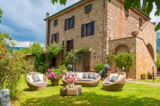 Villa in Camaiore - Tuscan Fairytale Family Villa close to Beaches and Lucca