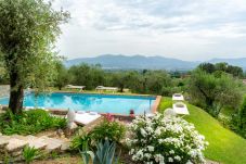 Villa in Capannori - 7 Bedrooms Luxury Farmhouse in LUCCA, Outdoor and Indoor Heated Swimming Pools