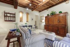 Appartement in Lucca - Stylish Smart Ground Floor Apartment inside Lucca