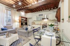 Appartement in Lucca - Stylish Smart Ground Floor Apartment inside Lucca