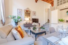 Appartement in Lucca - ARIAS APARTMENT in the iconic Piazza San Michele