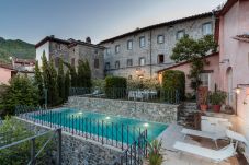 Villa in Pescaglia - PALAZZO GIUSTI: Understated Luxury with a Welcoming Ambience on the Hills of Lucca