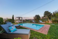 Villa in Pieve di Compito - Villa Aperitivo, Romantic and Panoramic Stone Farmhouse with Private Swimming Pool on the Hills of Lucca close to Lucca, Pisa and the Compitese area