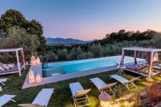 Villa in Capannori - Villa Noa, Romantic 8 bedroom Luxury Farmhouse with Private Pool on the Lucca Hills