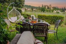 Villa in Monte San quirico - 3 Bedrooms Farmhouse with Shared Pool in the Fattoria Sardi Wine Resort in Lucca