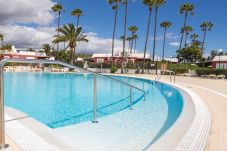 Bungalow in San Bartolomé de Tirajana - Lightbooking Los Tunos Maspalomas terraza privada