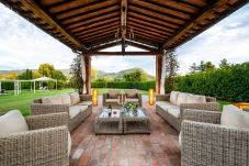 Villa in Pieve a Nievole - Elevate Your Escape: Discover Timeless Charm in a Majestic Retreat Amid Lucca and Florence