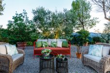 Villa in Lucca - Villa Amore, a Romantic Hilltop Farmhouse in Lucca