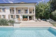 Villa in Lucca - Villa Ivona Modern Luxury Classic Villa with Private Pool and panoramic views in 3 kms from Lucca Walls