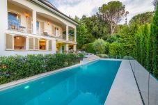 Villa in Lucca - Villa Ivona Modern Luxury Classic Villa with Private Pool and panoramic views in 3 kms from Lucca Walls